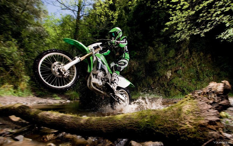 Kawasaki kx450f в лесу