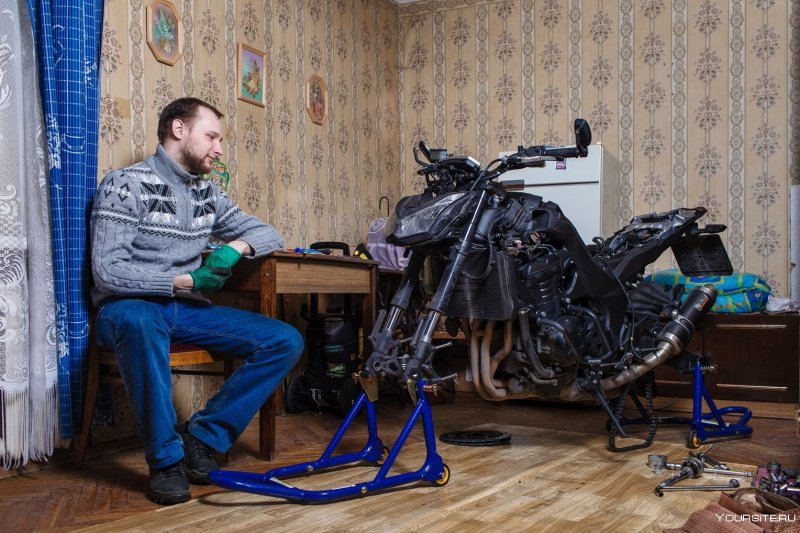 Байк в квартире