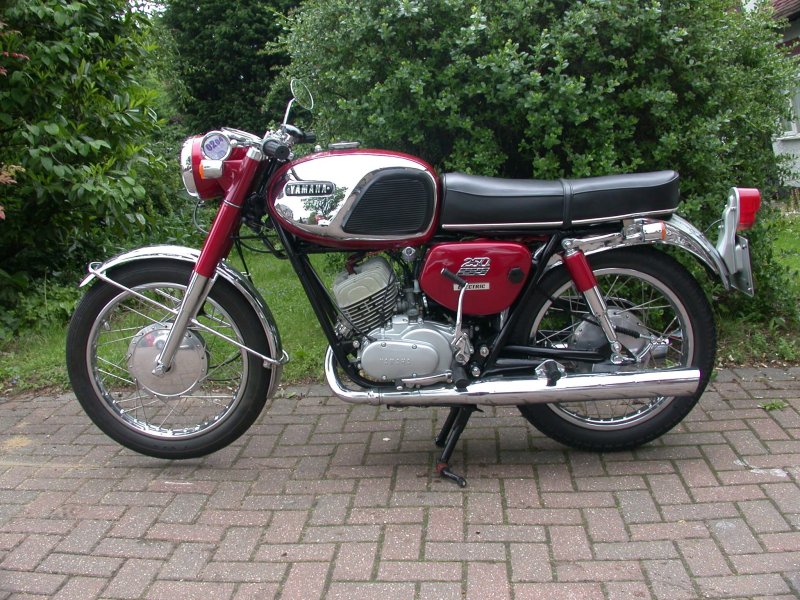 Yamaha YDS 350