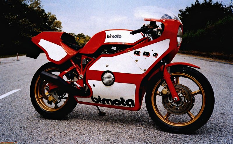 Yamaha старый спортбайк