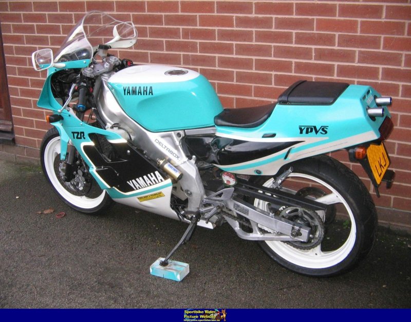 Yamaha 250 спортбайк