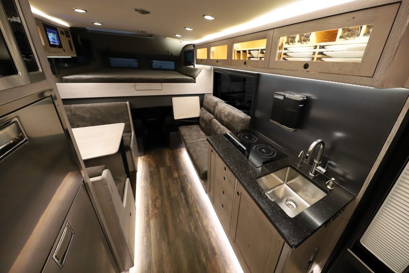 Ford f550 EARTHROAMER.