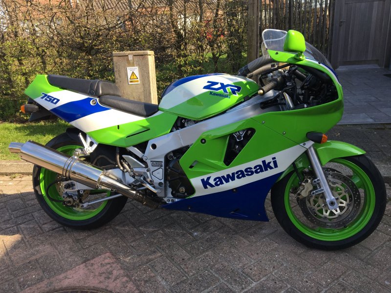 Кавасаки ниндзя 750