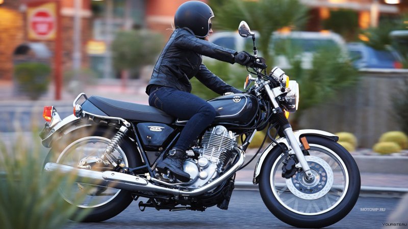 Мотоцикл Ямаха sr400