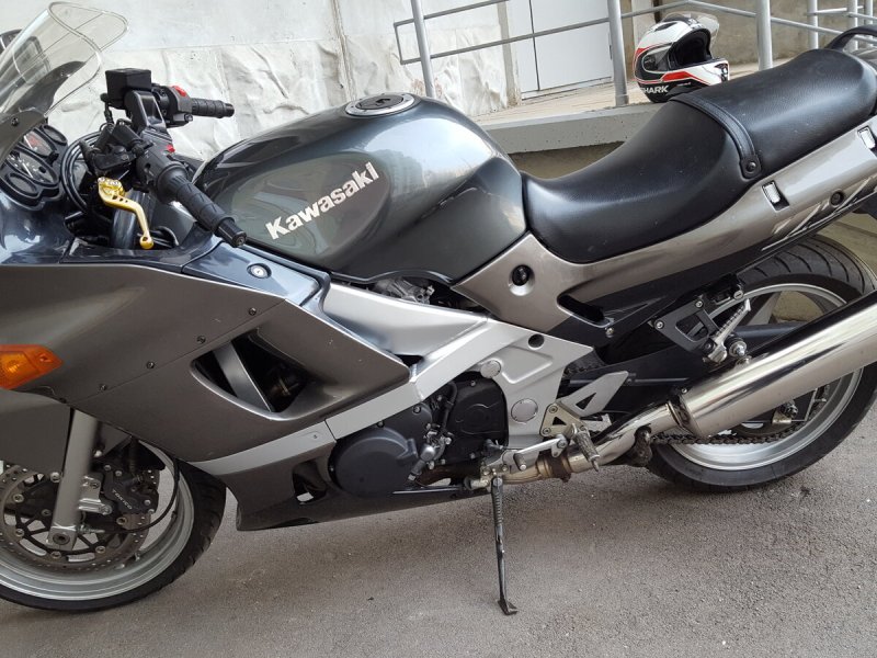 Kawasaki ZZR 400 2006