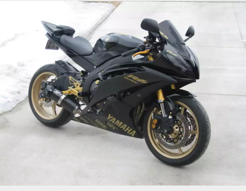 Yamaha r6 Black-Gold