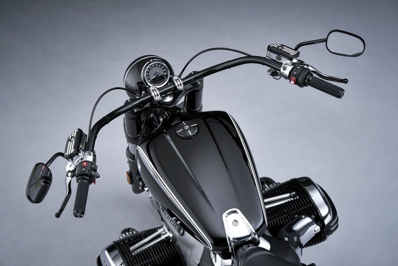 Круизер BMW r18