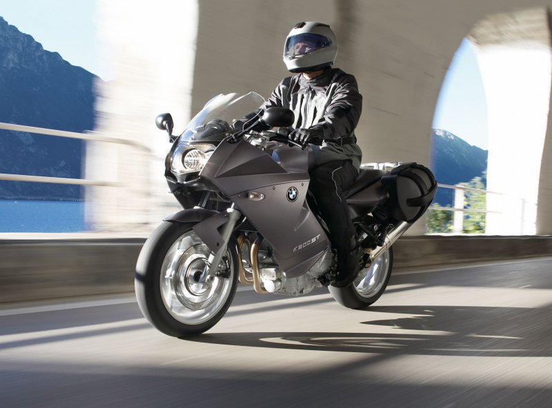 BMW f800st