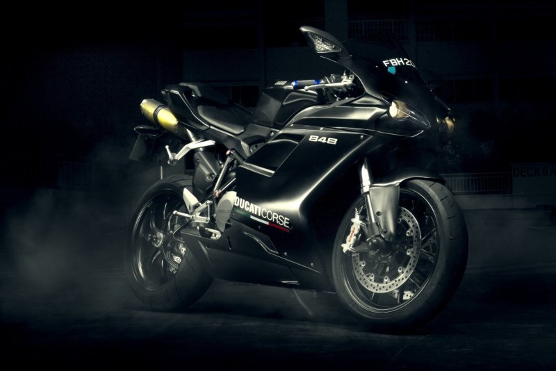 Мотоцикл Ducati черный