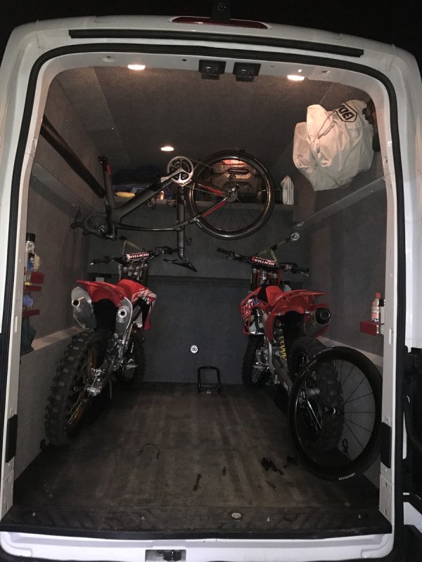 Ford Transit мотоцикл