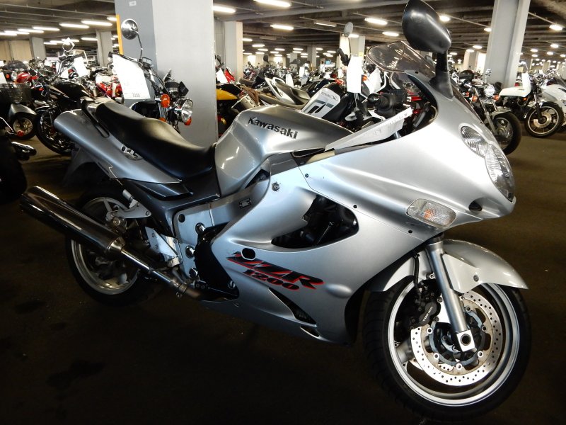 Кавасаки 1200 180 сил