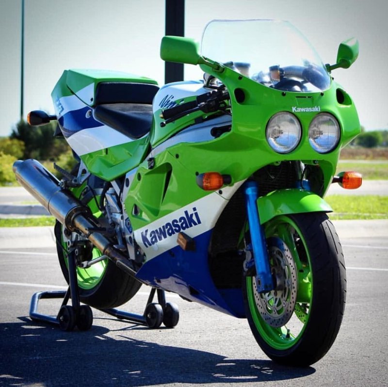 Кавасаки zx7r