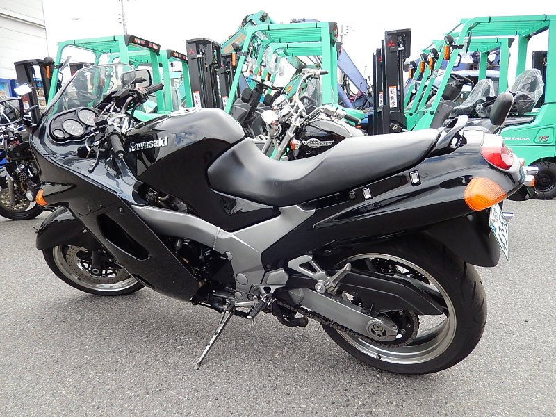 Кавасаки 1100 кубов