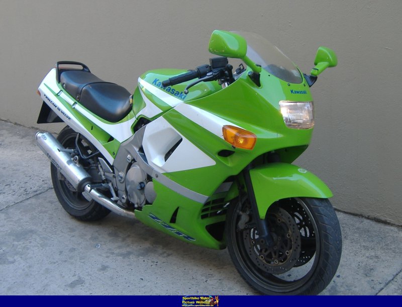 Кавасаки ZZR 400