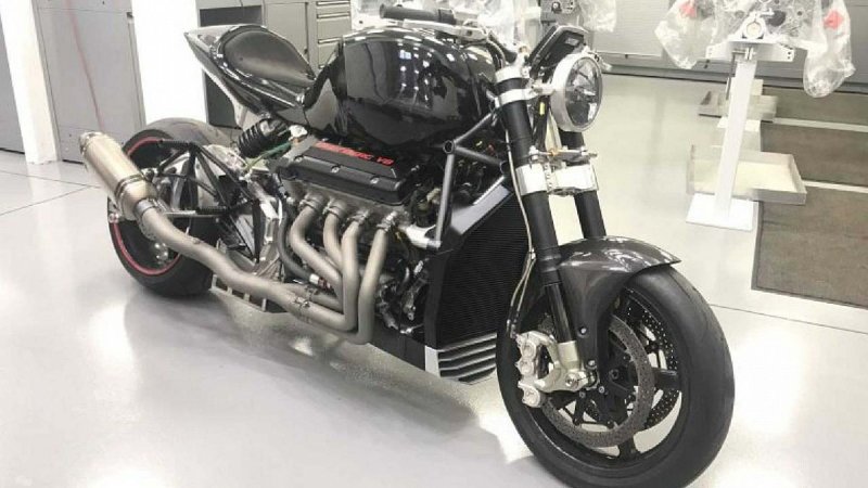Мотоцикл v8