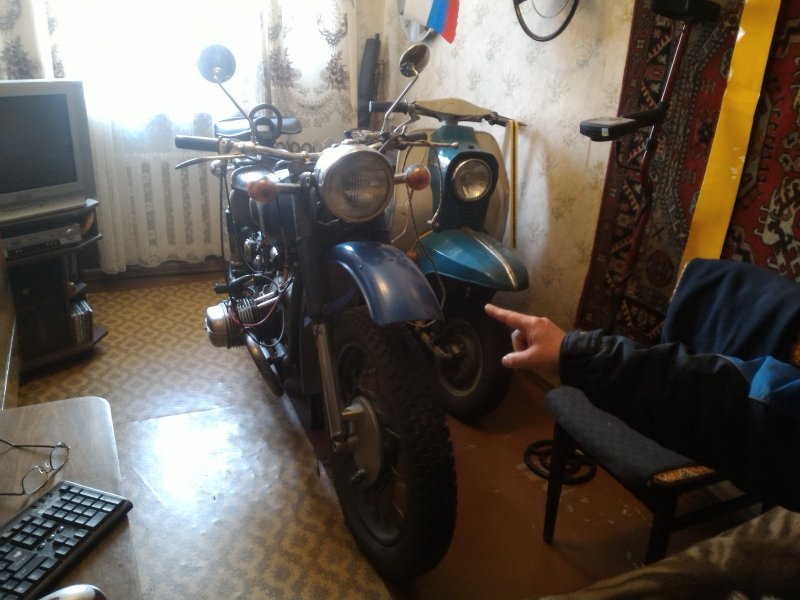 Мотоцикл Урал в квартире