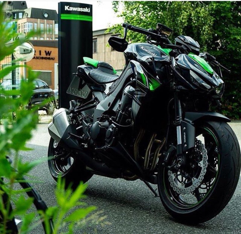 Kawasaki z1000 Street Fighter