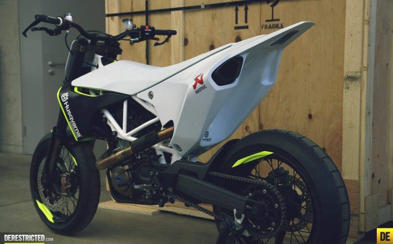 Мотард Husqvarna 701