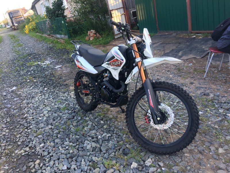 TSR 200 Cross