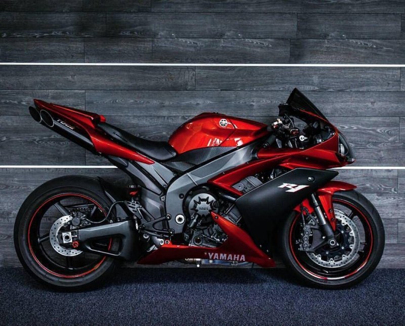 Yamaha r1
