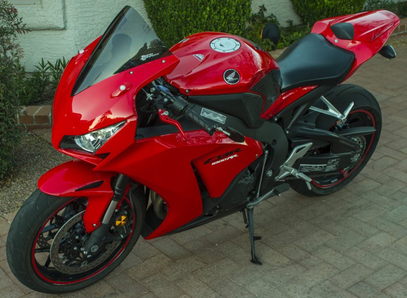 Honda CBR 1000рр красный