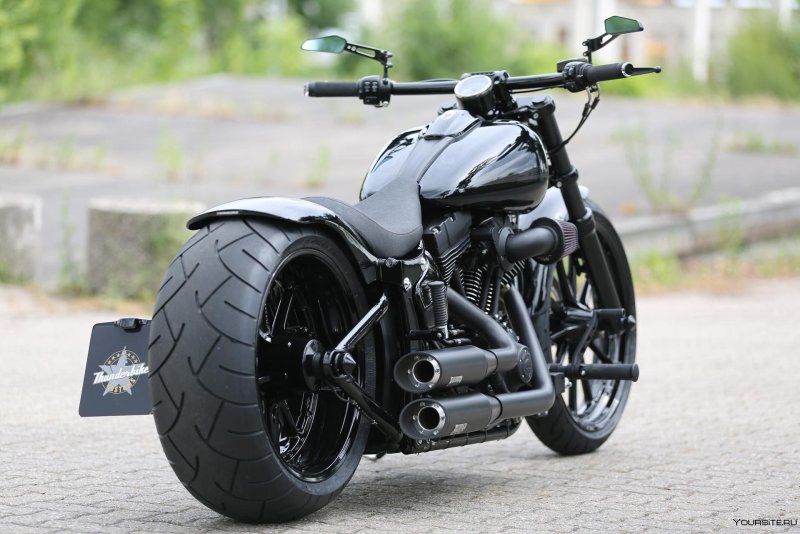 Harley Breakout широкое колесо