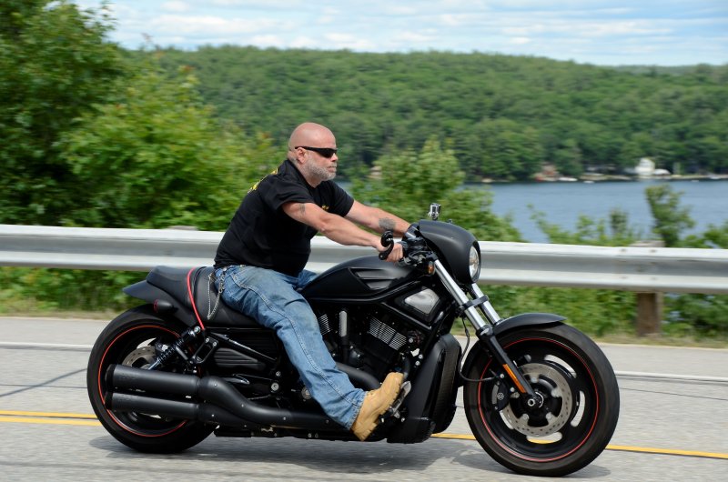 Harley Davidson v-Rod посадка
