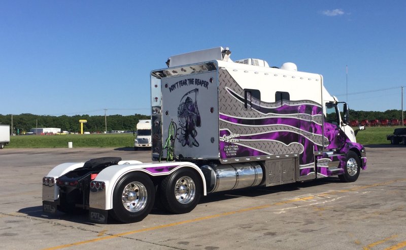 Volvo Sleeper Truck