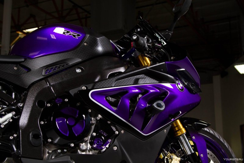 БМВ 1000 RR фиолетовый