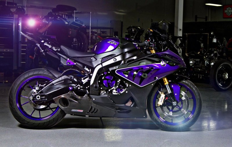 Мотоцикл BMW s1000rr фиолетовый