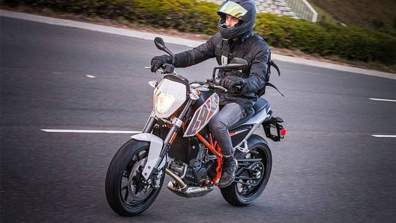 2015 KTM 690 Duke лихач