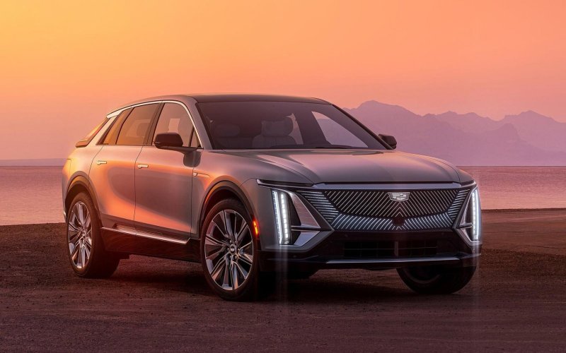 Кроссоверы Cadillac 2023