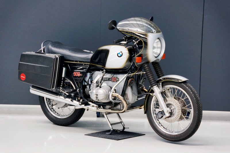 Мотоцикл BMW r90