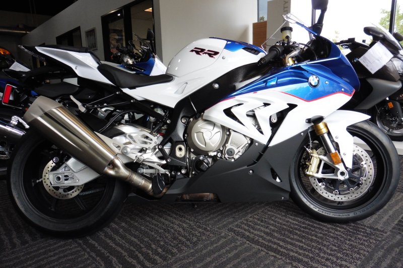 Спортбайк BMW s1000rr