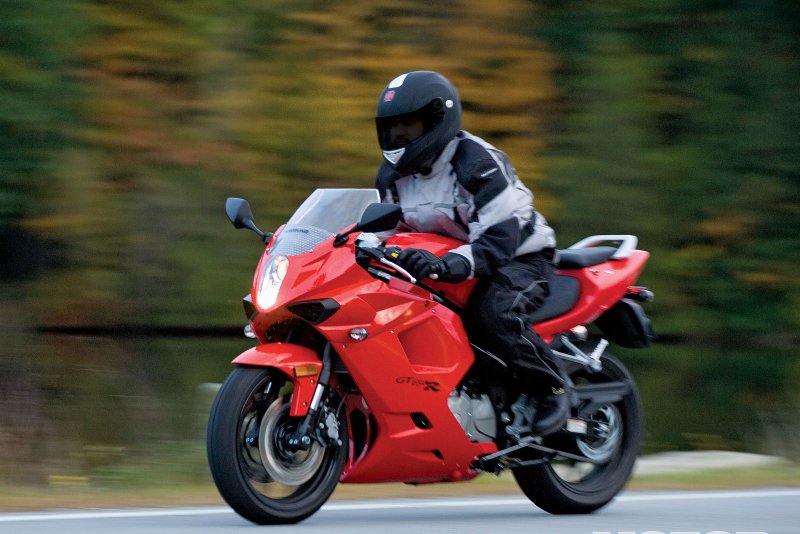 Мотоцикл Hyosung gt650r