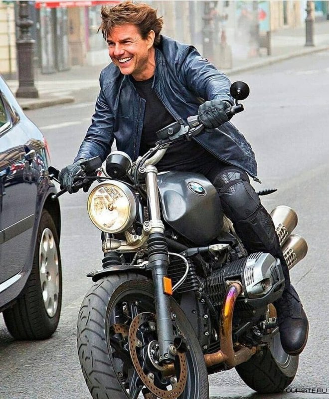 BMW R Nine t с Tom Cruise