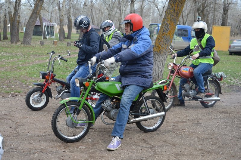 Приключения электроника мопед