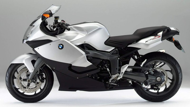 Мотоцикл BMW K 1300s белый