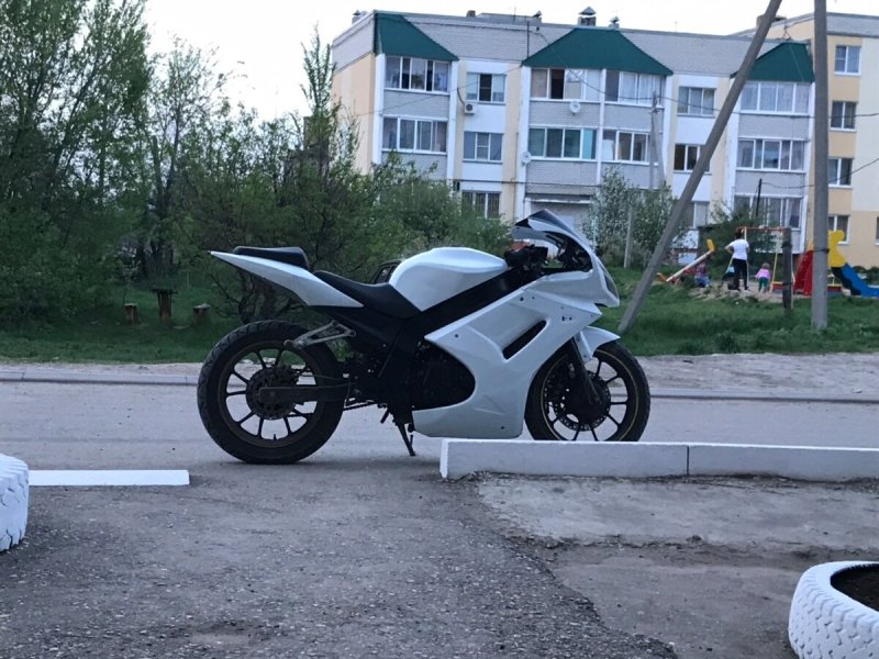 Черный мотоцикл Ирбис z1