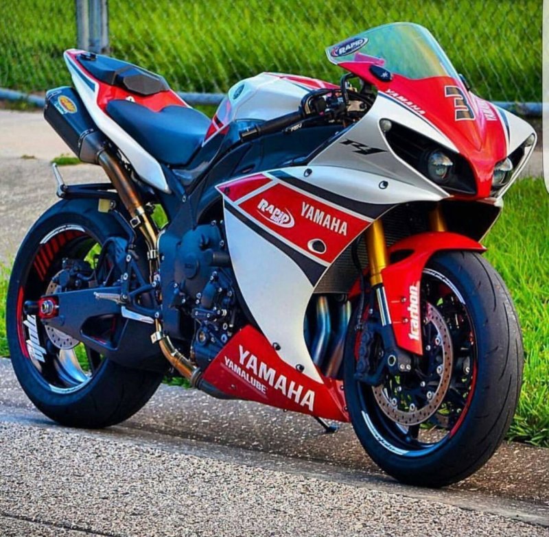 Suzuki Yamaha r1