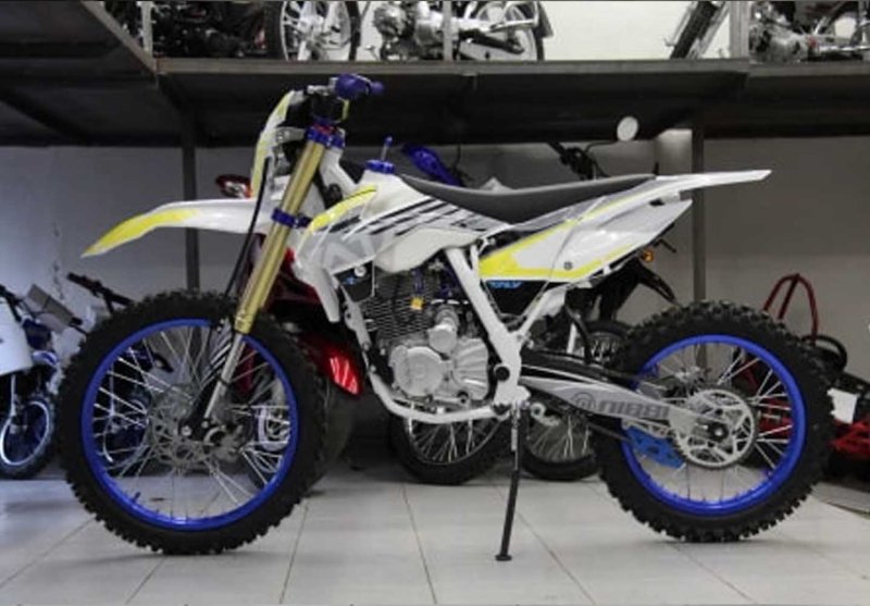 Мотоцикл Suzuki dr250 4t 172fmm Enduro