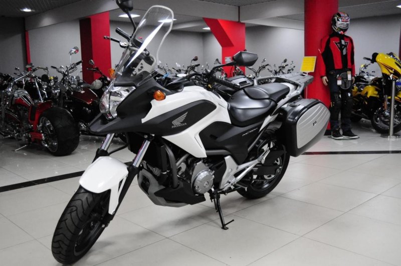 Honda nc700s белый