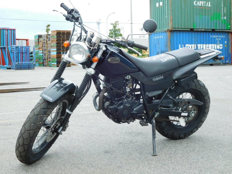 Yamaha 200 мотоцикл