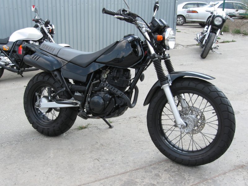 Yamaha 200 мотоцикл