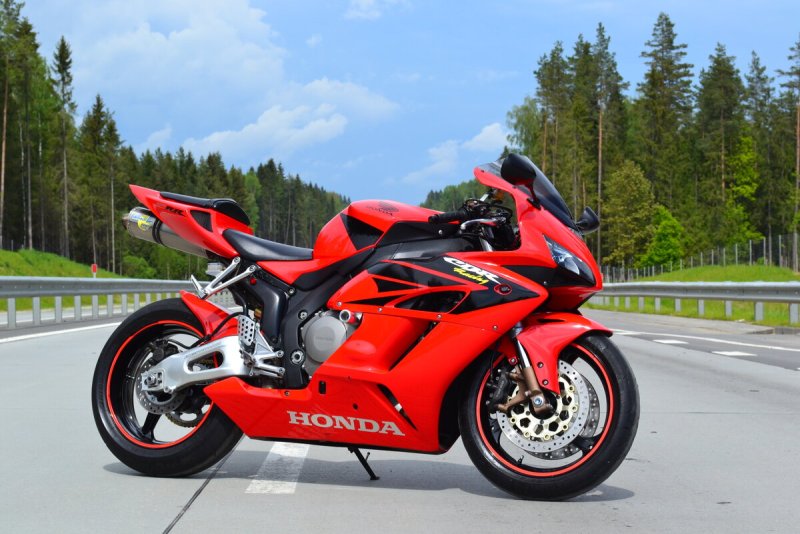 Honda cbr1000rr Fireblade красный