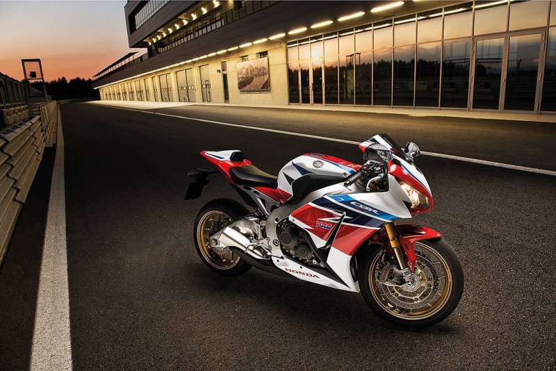 Мотоцикл Honda cbr1000rr