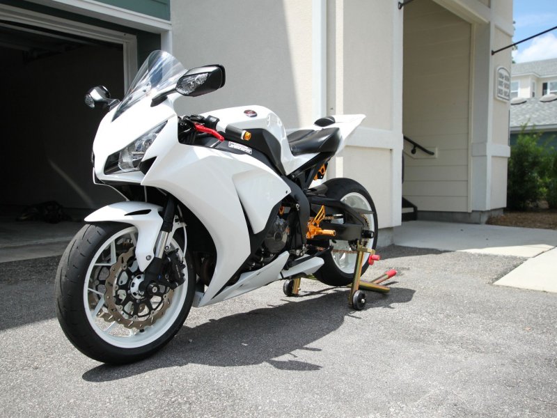 Honda CBR 1000 White