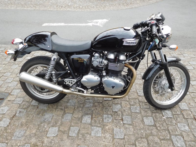Triumph Thruxton 900