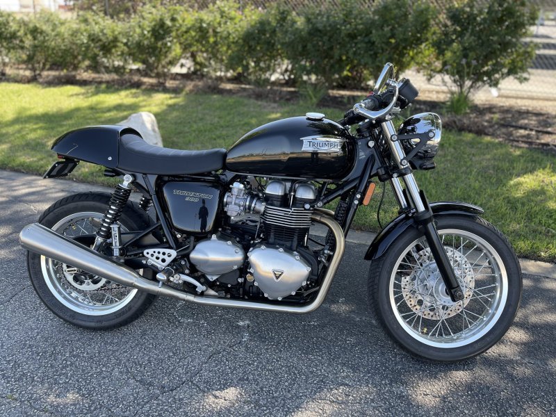 Triumph Thruxton 900