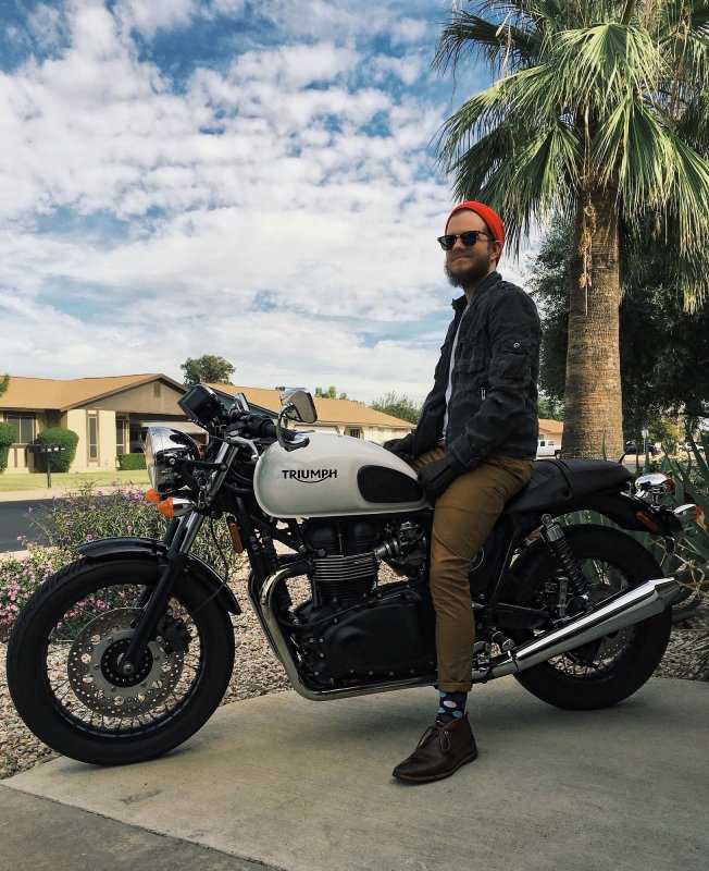 Triumph Thruxton 900